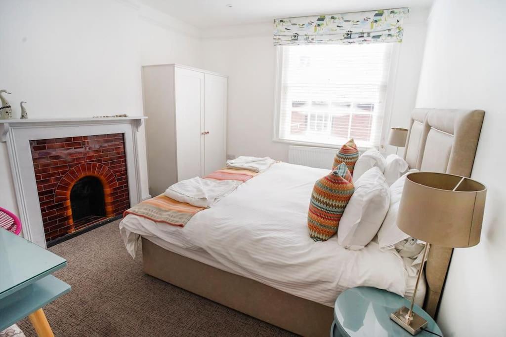 Paskins, Cowes - Sleeps 4 - 2 Bed - 2 Bath - Central Location Exteriör bild